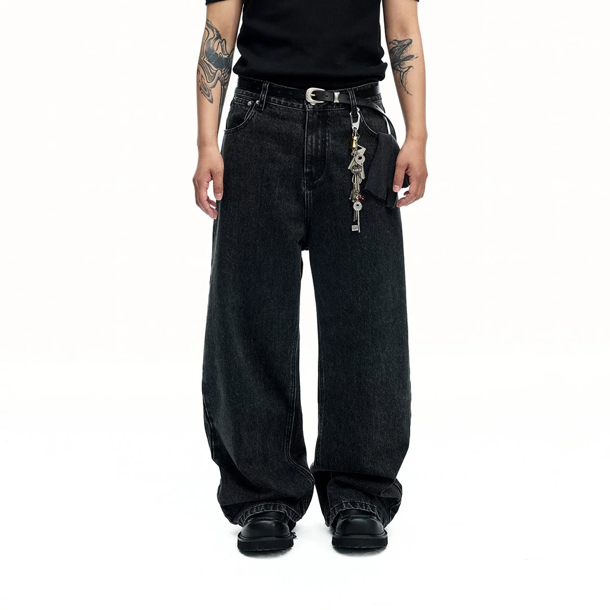 Washed straight trousers structure fly bag embroidery clean cut denim trousers