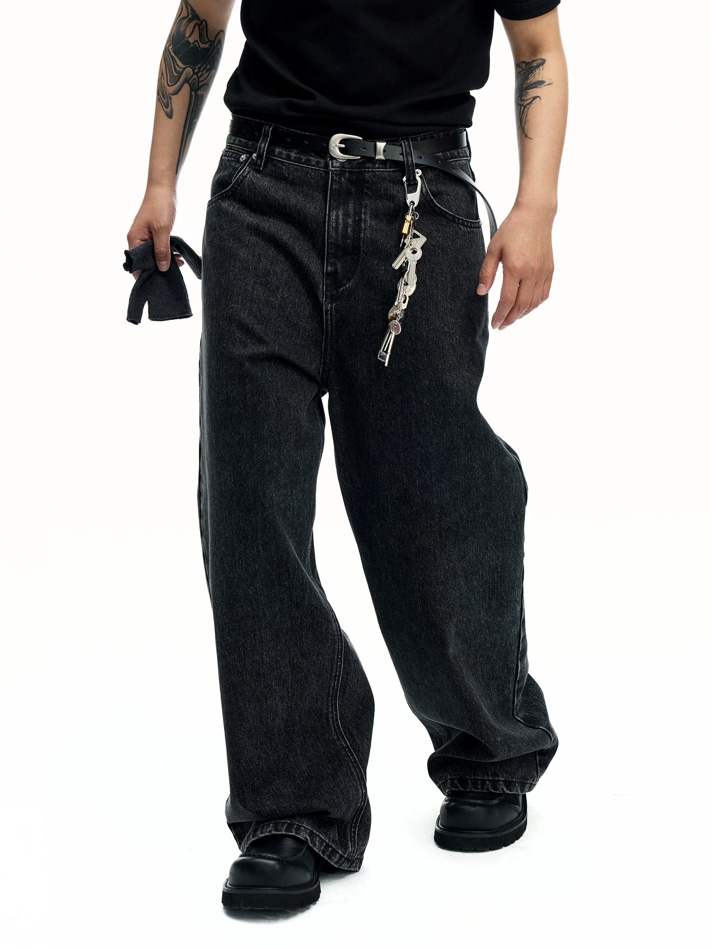 Washed straight trousers structure fly bag embroidery clean cut denim trousers