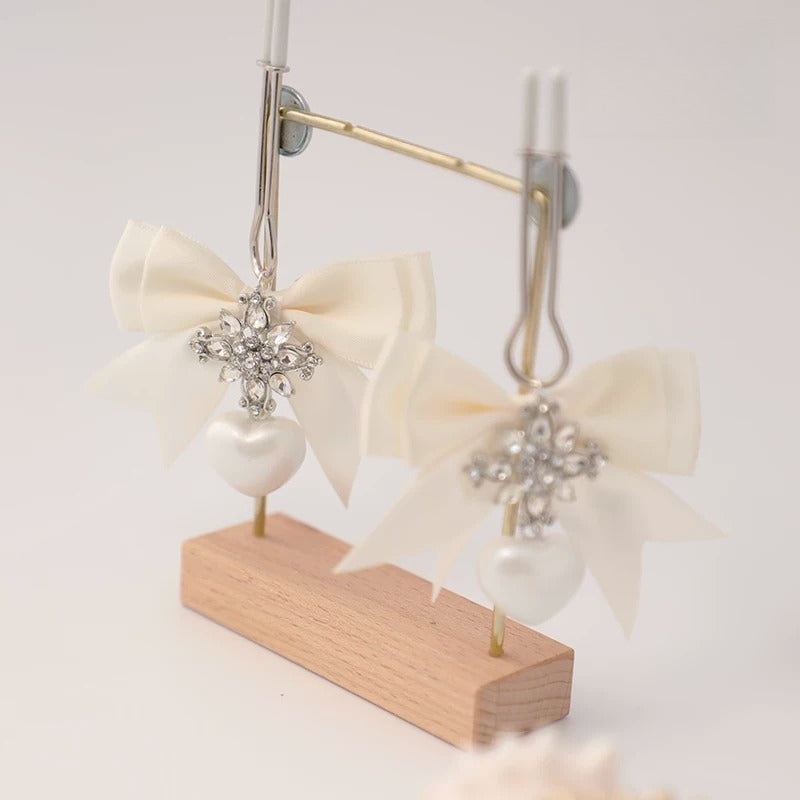 "Snow Goblin" Cowhide Milk White Collar Fox Tail Clip Set